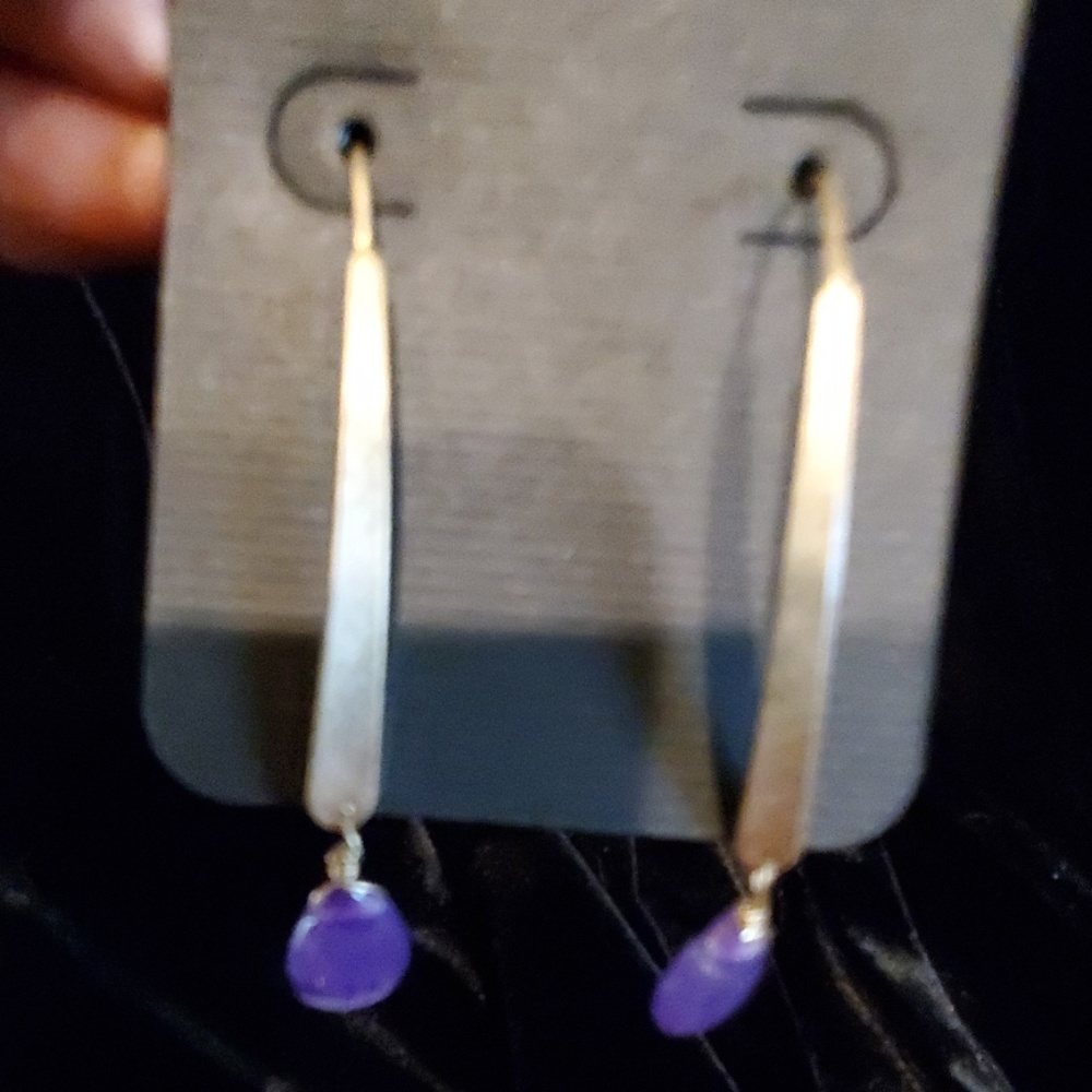 Sterling silver dangling earring w/natural stone